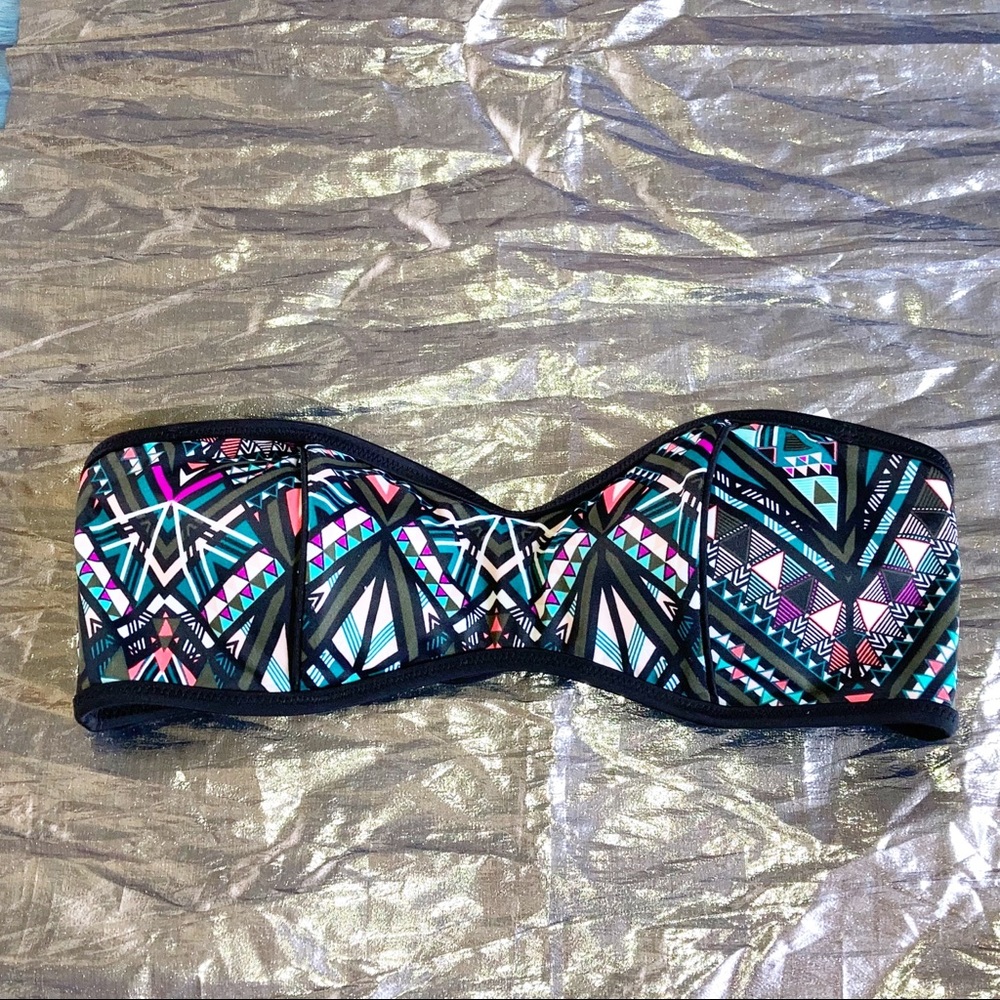 Patterned bandeau bikini top size M!